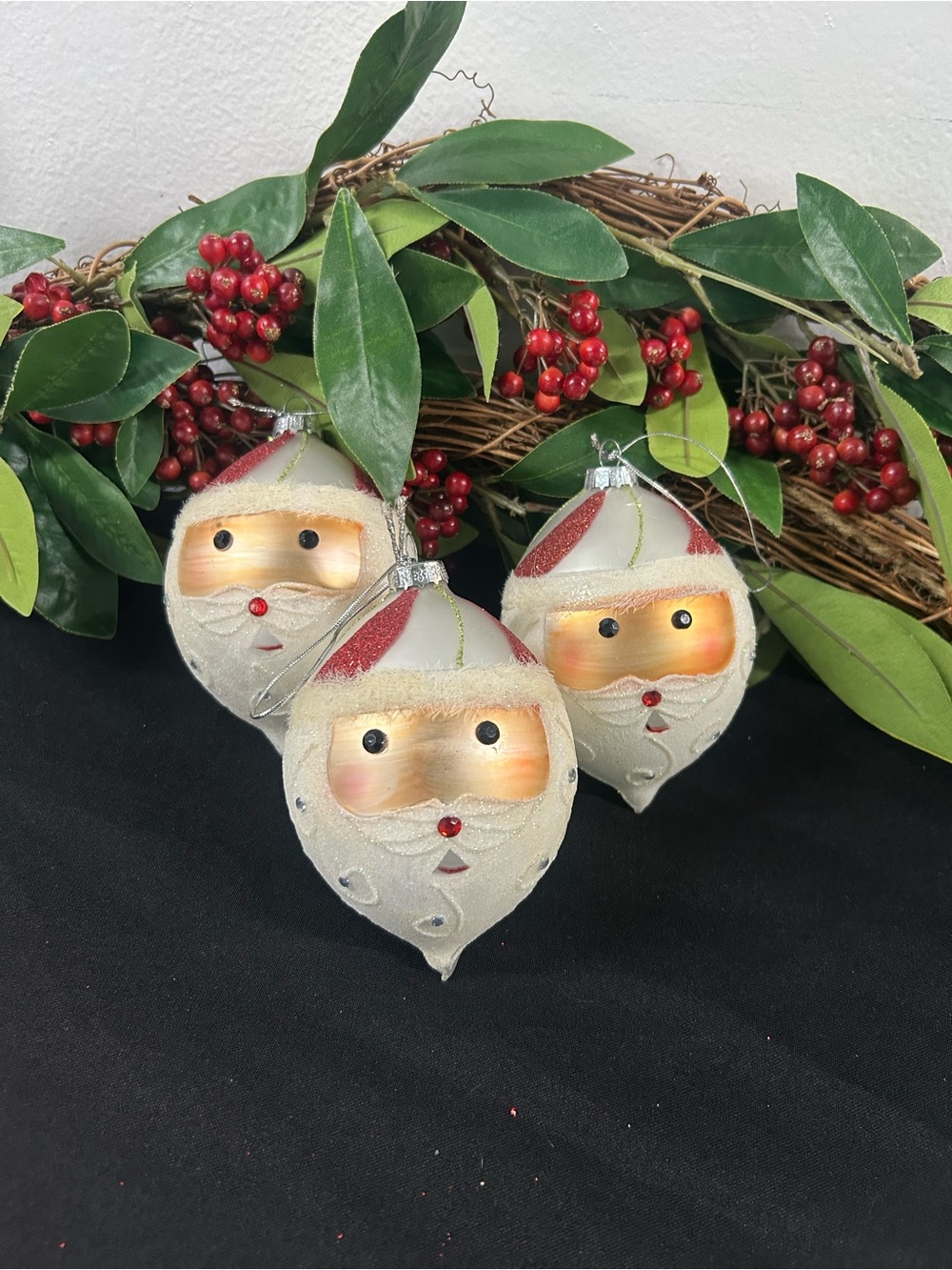 Set of 3 glass Santa Christmas ornaments Two’s Company